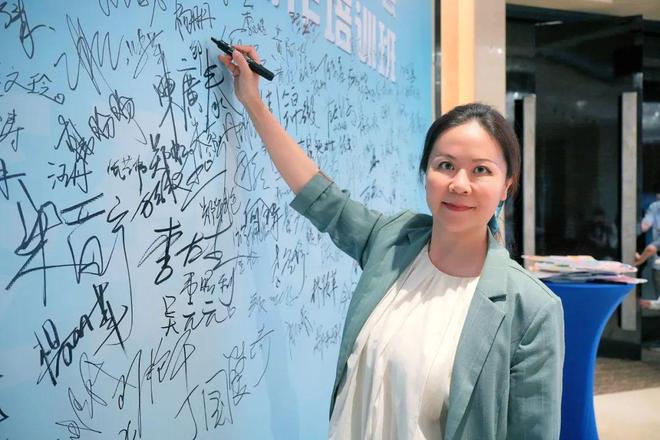 黑人与亚洲女人