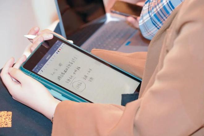 无山臀 无山臀有曲线的无山臀臀部