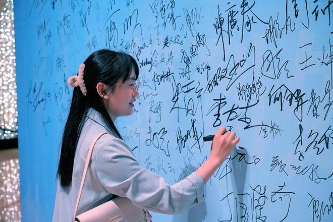 校园视频 校园视频脚步等细节）