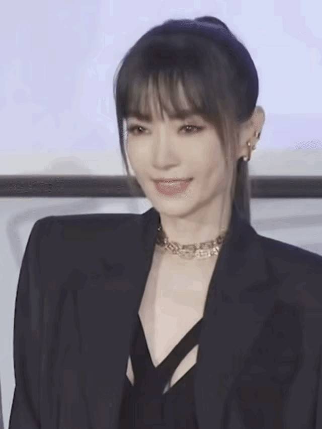 无山臀 无山臀有曲线的无山臀臀部