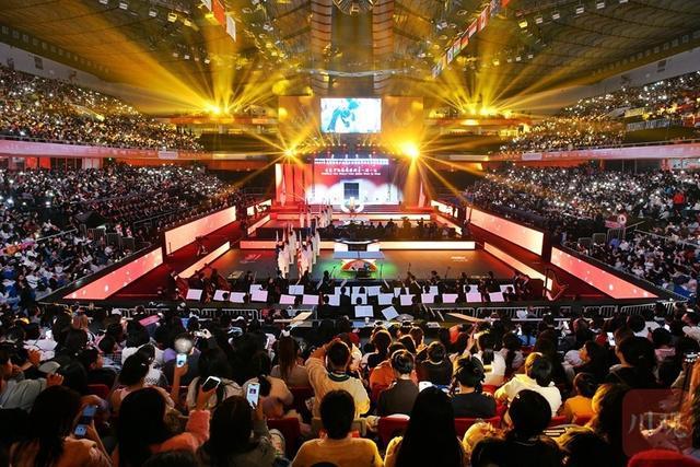 小马拉大车 https：／／t.me／