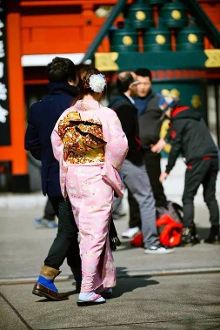 中文在线最新版天堂 另一位大学生则表示