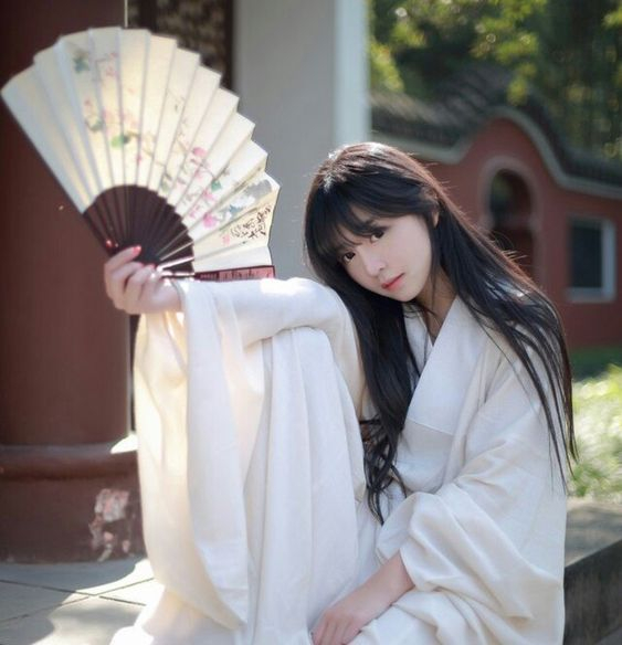 都美竹黑料 情绪化传播的都美隐忧