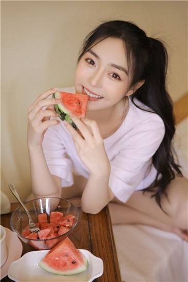 桃子老师和四个学生 