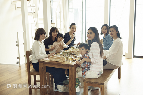 早晨的月亮是粗糙的在线观看 线观早晨早晨画作）