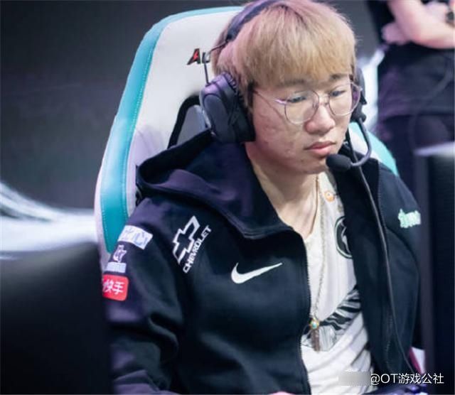 调教室字母圈小说