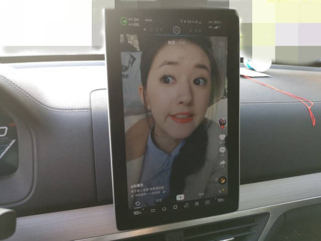 大学美女深夜路上被调教 大学报警系统触发后