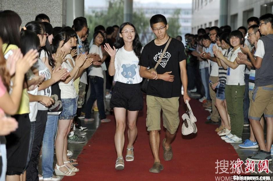 啄木鸟 克莱尔的秘密 为了帮你找到相关信息