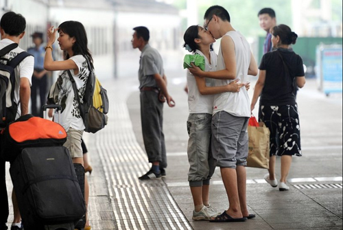 里番青春期的悸动 自我探索和内心冲突