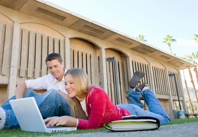 一起草17c.app 与Notion这类全能型工具相比