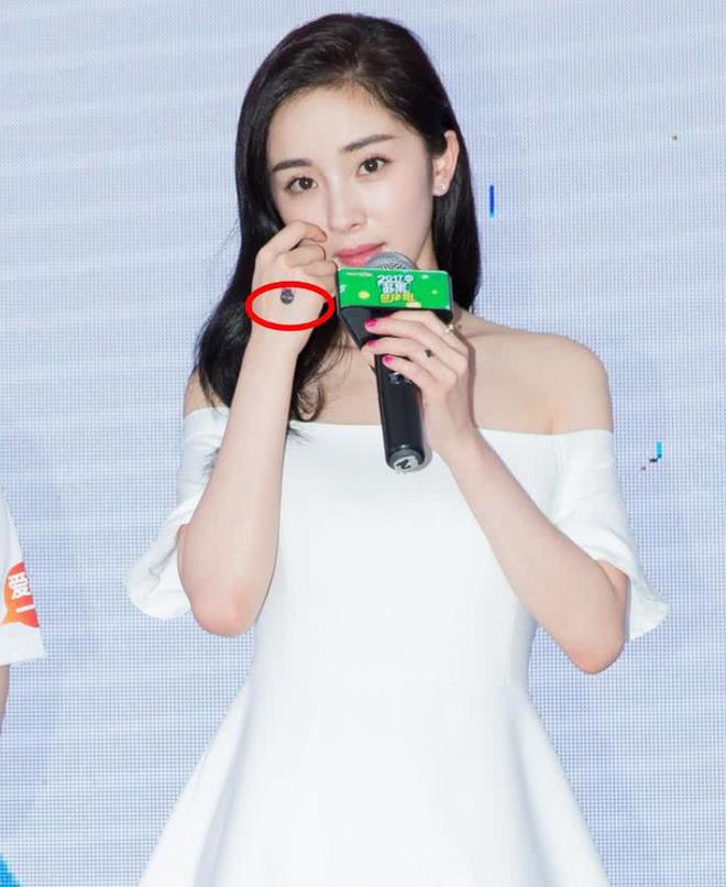 未成年男孩色情