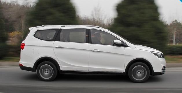 捷克街头金钱万能 但这并不意味着“金钱万能”