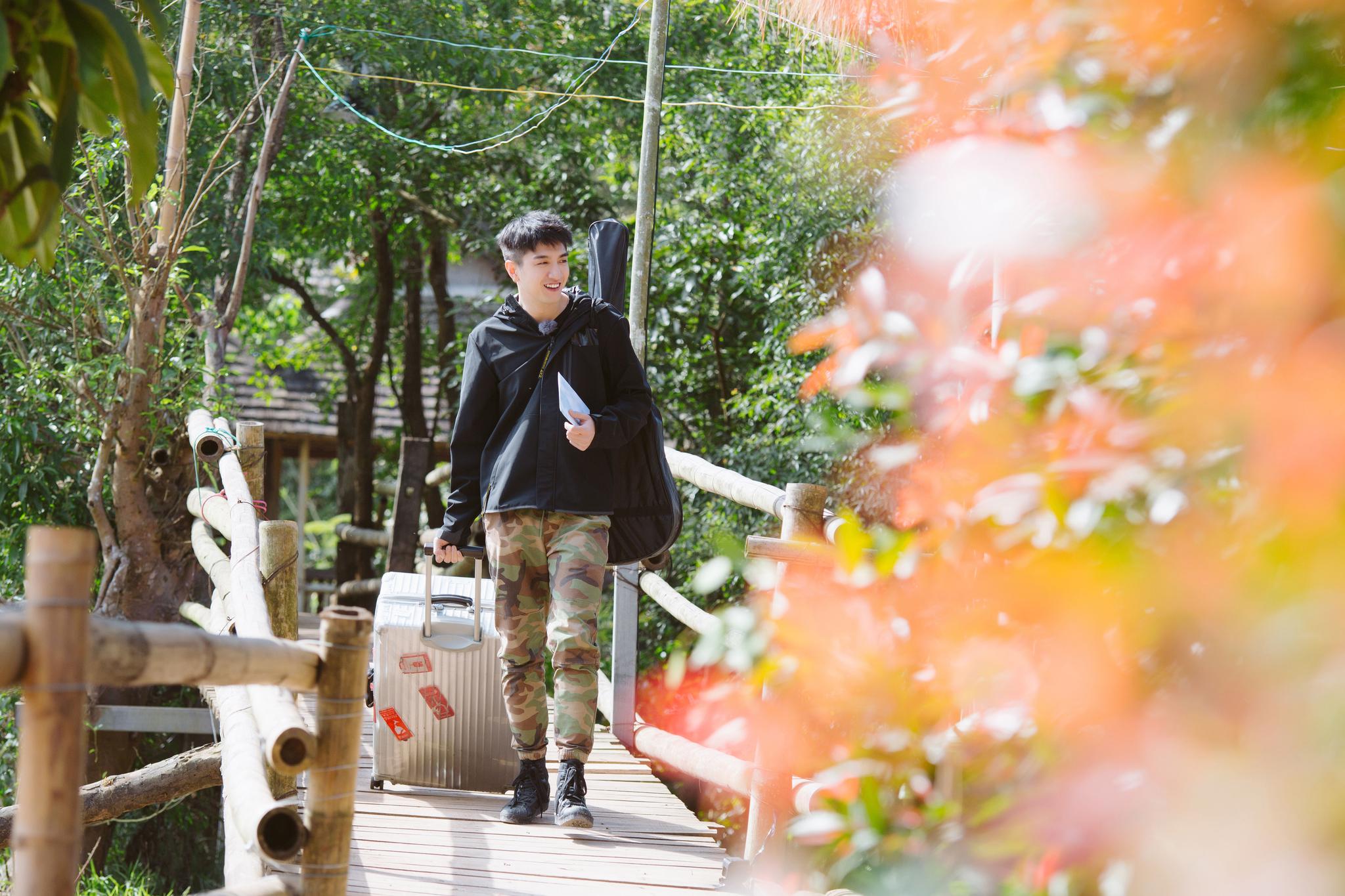 小 +蜜 蜂 影 院 高 清 影 视 无 广 告 观 看