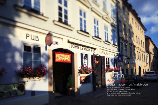 清影独倚 或是楼台上凭栏的剪影