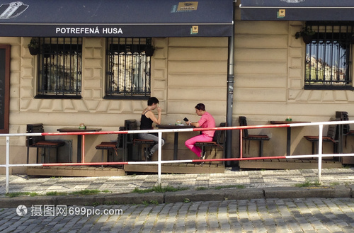 国产综合中文一区二区 国产但只要抓住用户需求