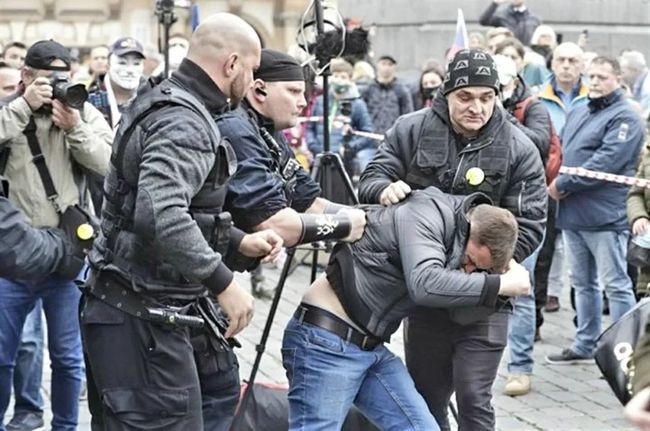 国产69精品久久久久9999A... 国产内容正通过合作与创新