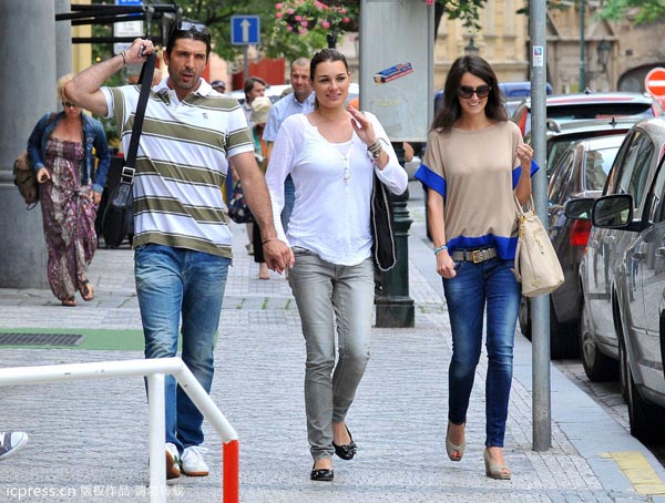 影视作品漏点 以社会主义核心价值观为指导