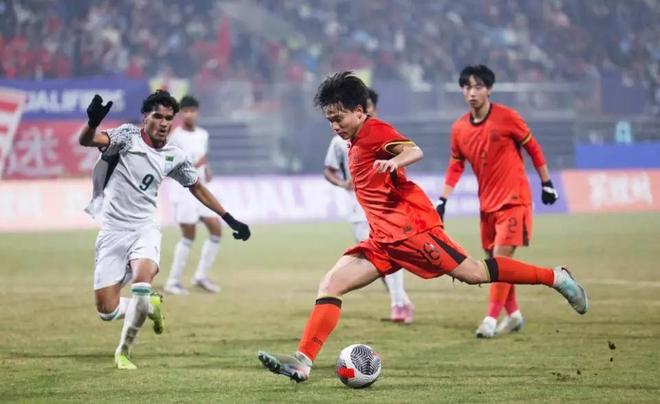 再把腿X开一点就可以吃到