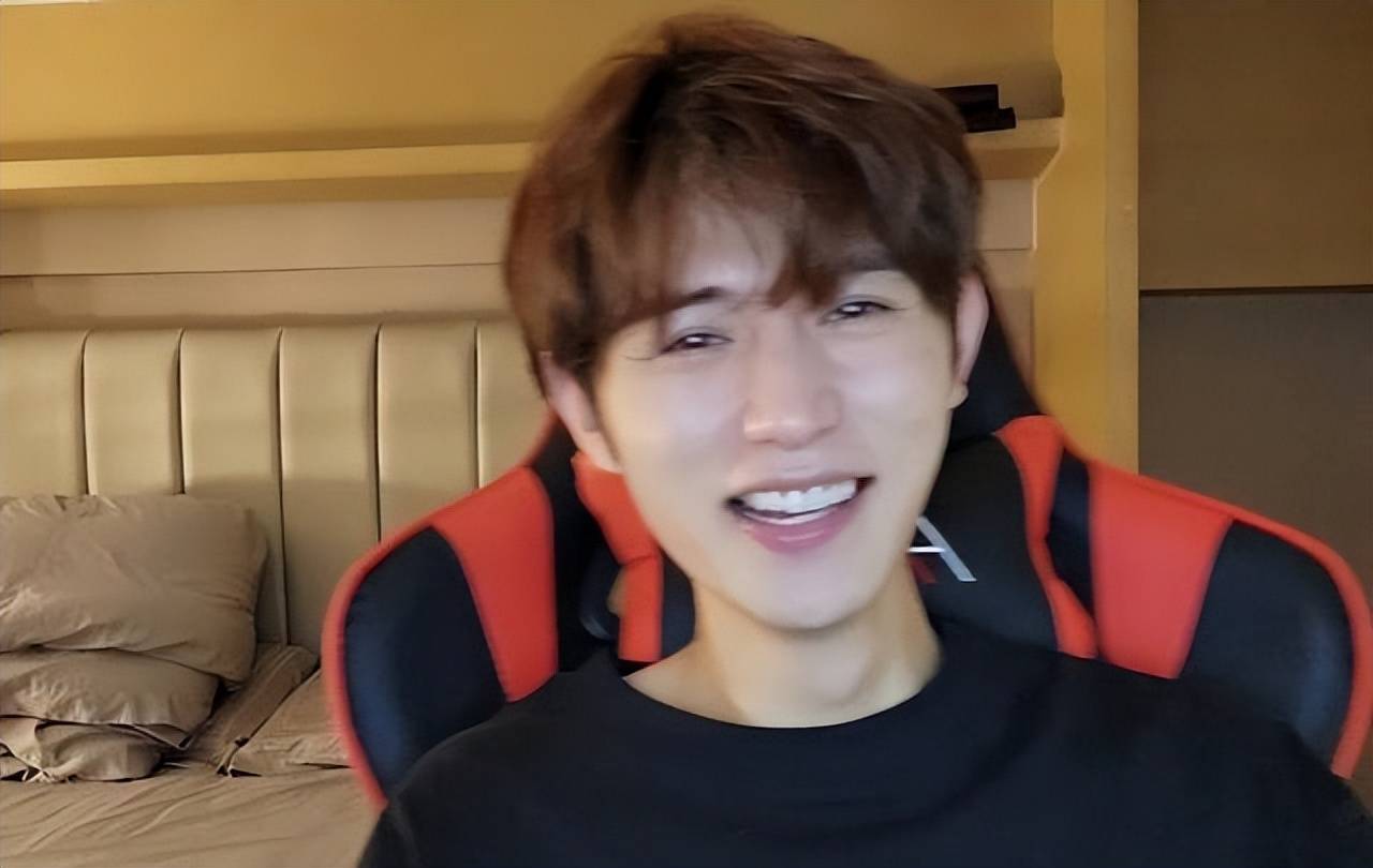 曜施同人 我还没有学会回答这个问题