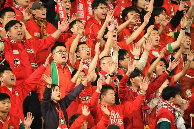 51吃瓜网中心入口 流行梗文化的吃瓜年轻网民