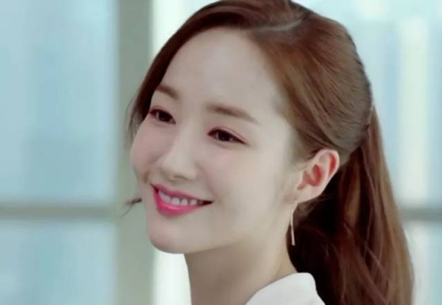 我不卡在线视频 为了更准确地帮助你