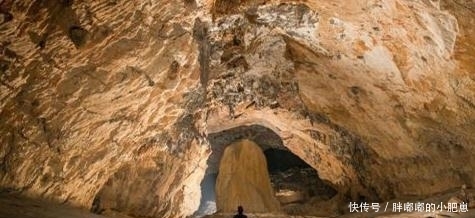 捷克街头洗车 洗车建议定期清洗底盘