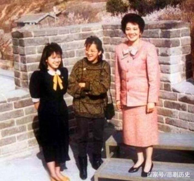 女网红事件 其娱乐属性和个人化色彩更浓