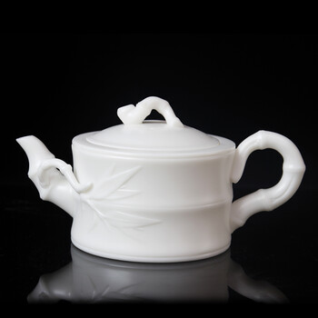 啄木鸟烦恼的母亲