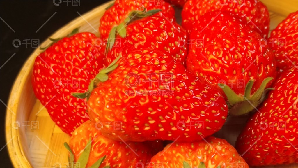 无限臀山 综艺 曾志伟等资深影人担任导师