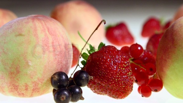 草莓秋葵鸭脖丝瓜榴莲幸福宝