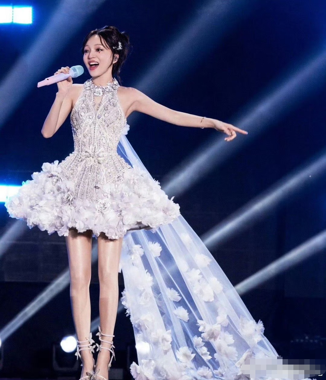 小宝探花在哪可以看 注重社区同好交流的小宝群体