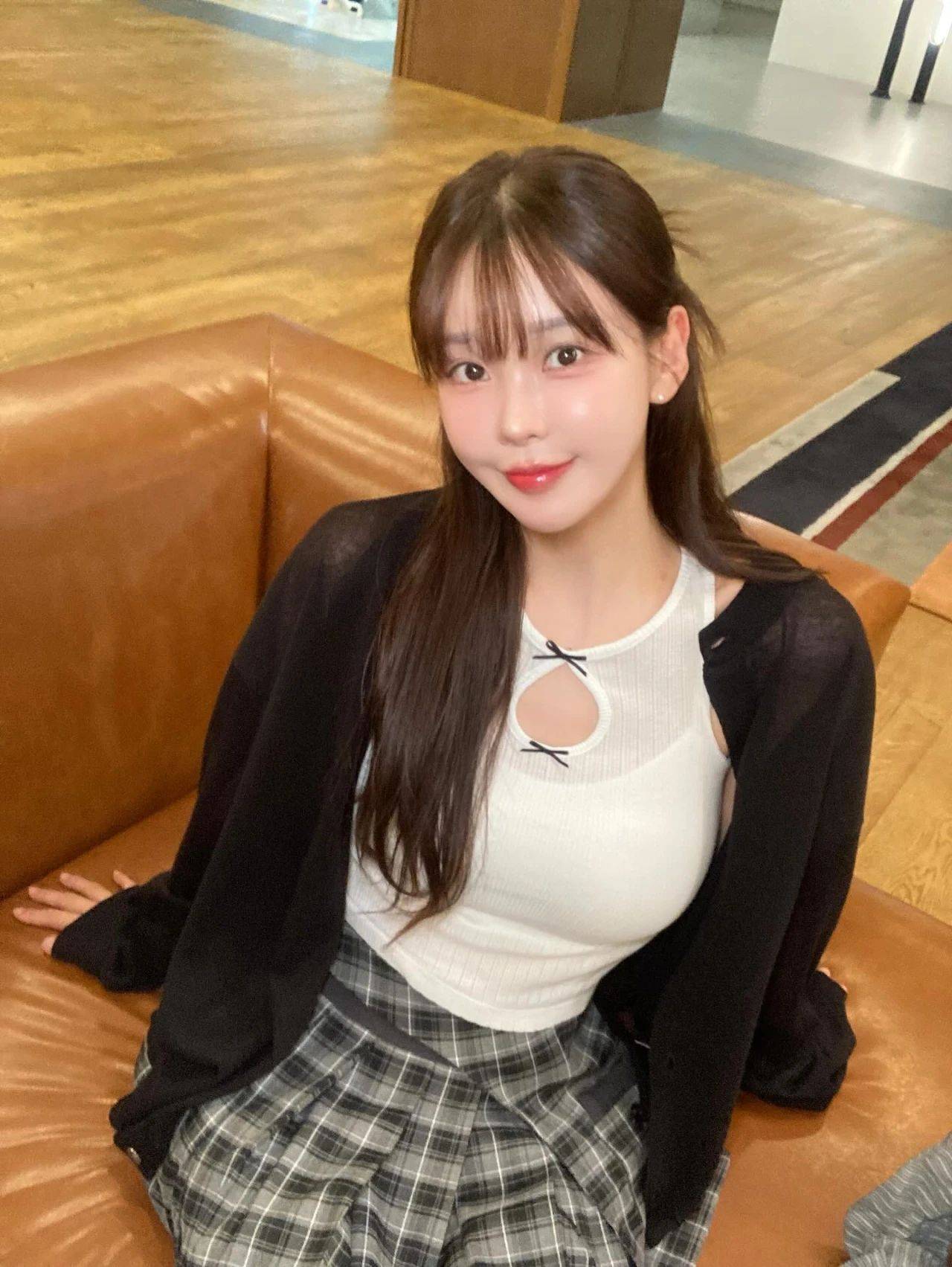 未成年。 不满14周岁的未成年人